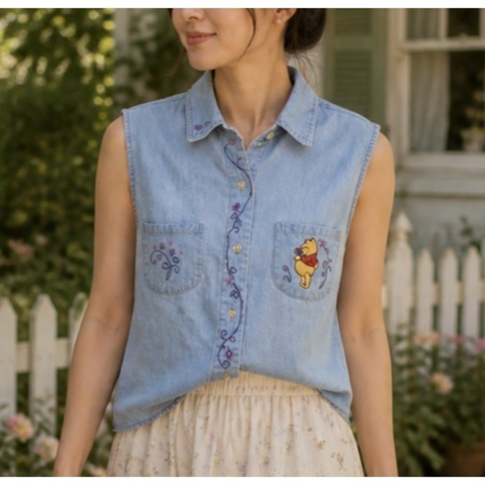 VTG Disney Women Winnie The Pooh Denim Vest Top Medium Y2K Whimsical Embroidered